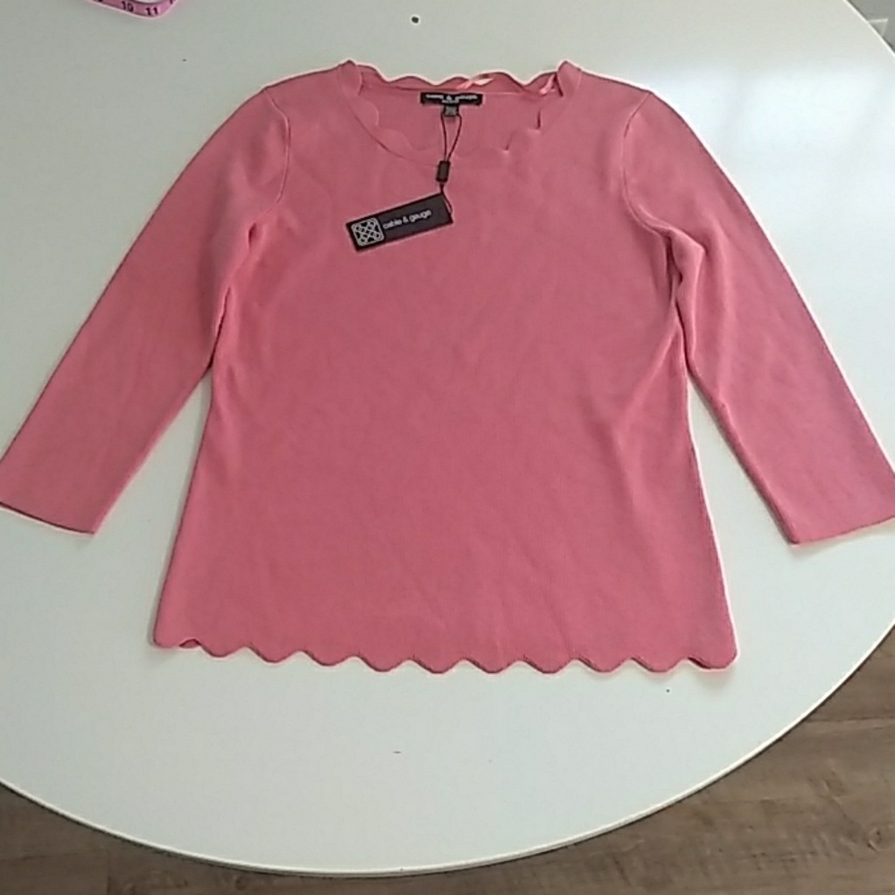 NWT Cable & Gauge Scalloped Sweater